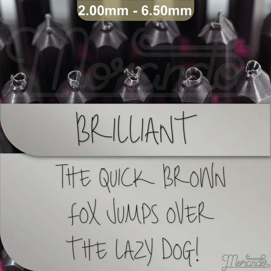 璀璨的金属字母邮票,完整的字母表。